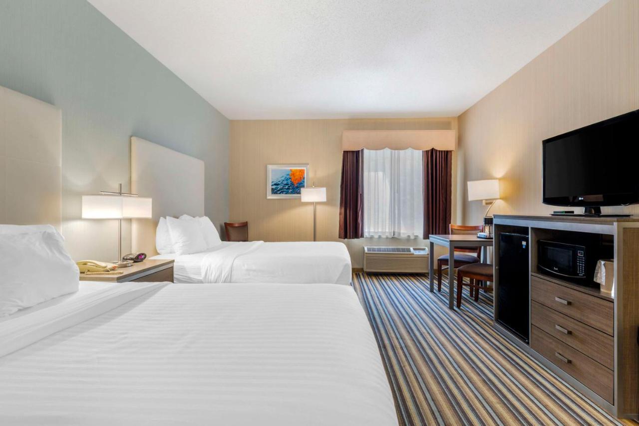 Hotel Western New England & 3*